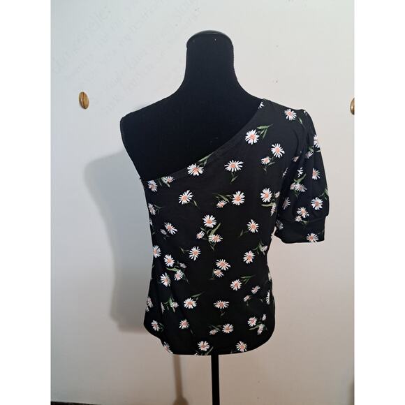 Maurices One Shoulder Black Floral Puff Sleeve Top Size Md. Short Sleeve Stretch - Picture 4 of 8